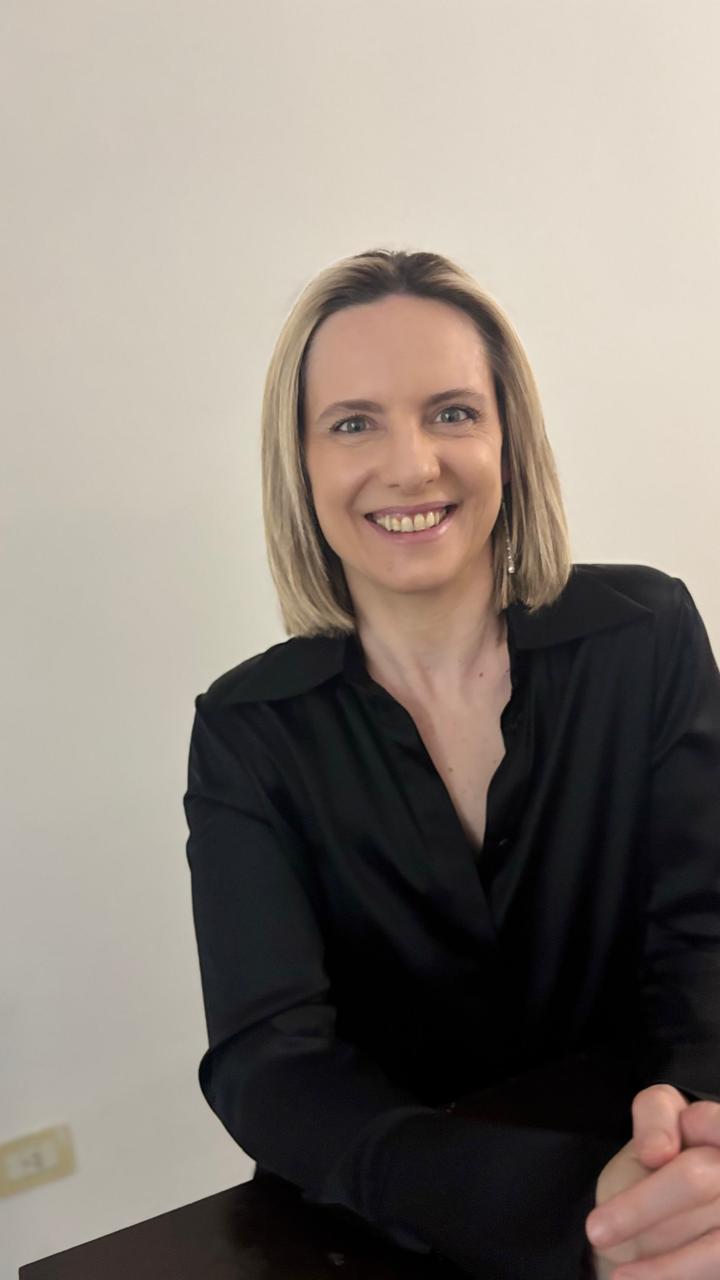 LIC. CORINA SWISTARA