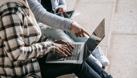 ¿Cómo funcionan las sesiones en vivo de psicología?