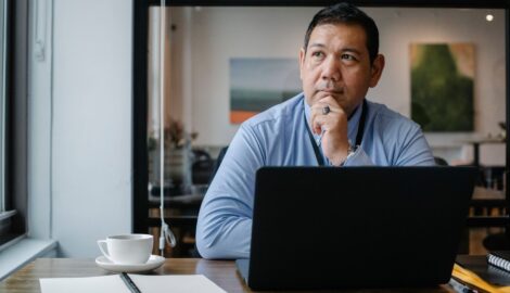 ¿Cuál es la diferencia entre psicoanálisis y terapia cognitivo conductual?